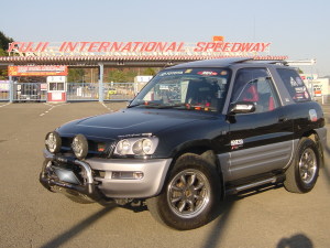 106 FUJI INTERNATIONAL SPEEDWAYゲート前