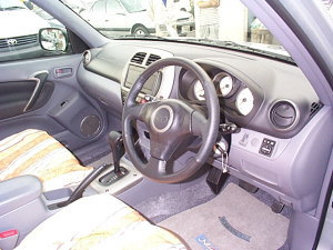 07 New RAV4 COCKPIT 1