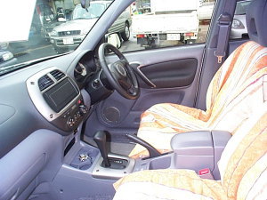 08 New RAV4 COCKPIT 2